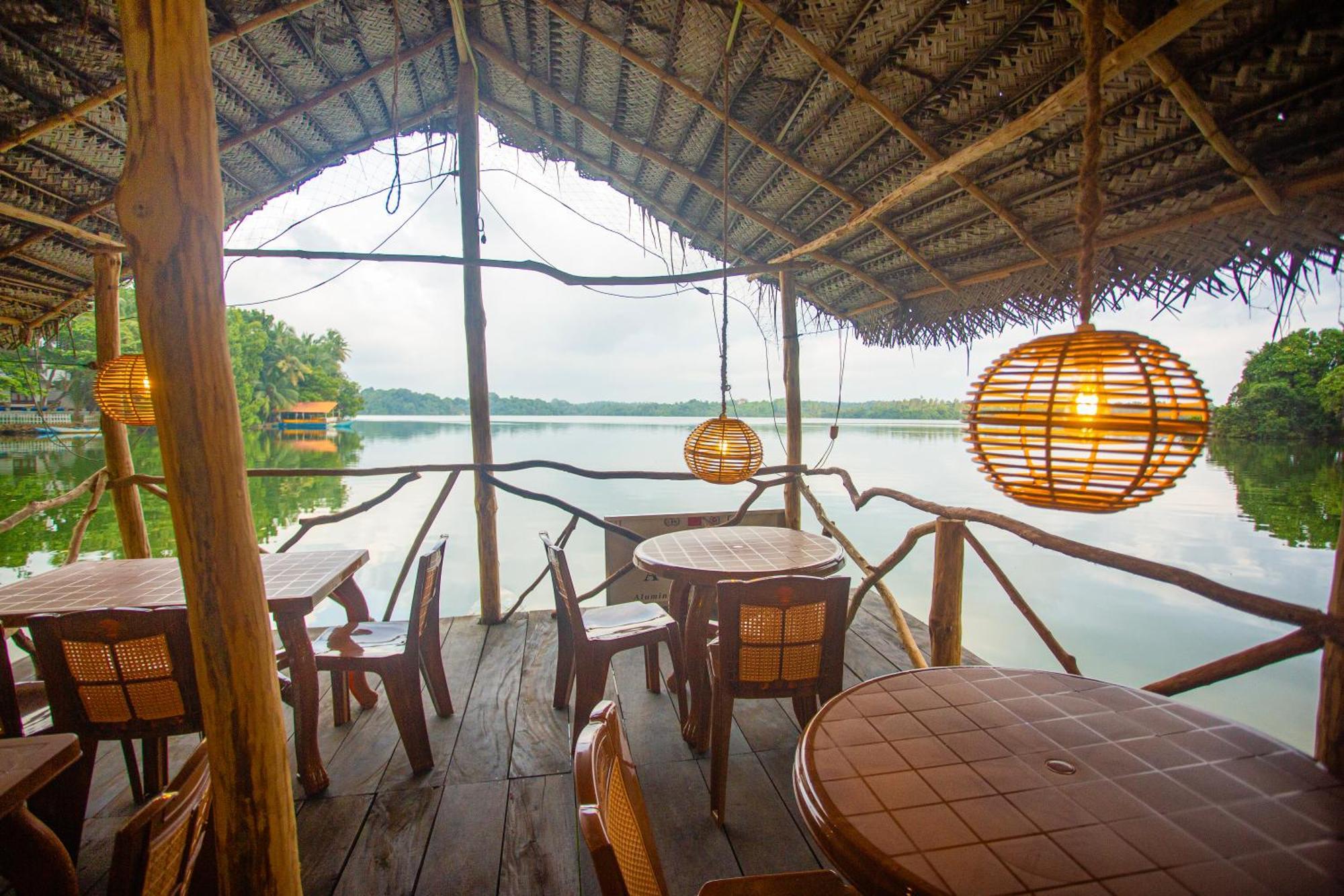Aki Luna Lagoon Resort Hikkaduwa Exterior foto