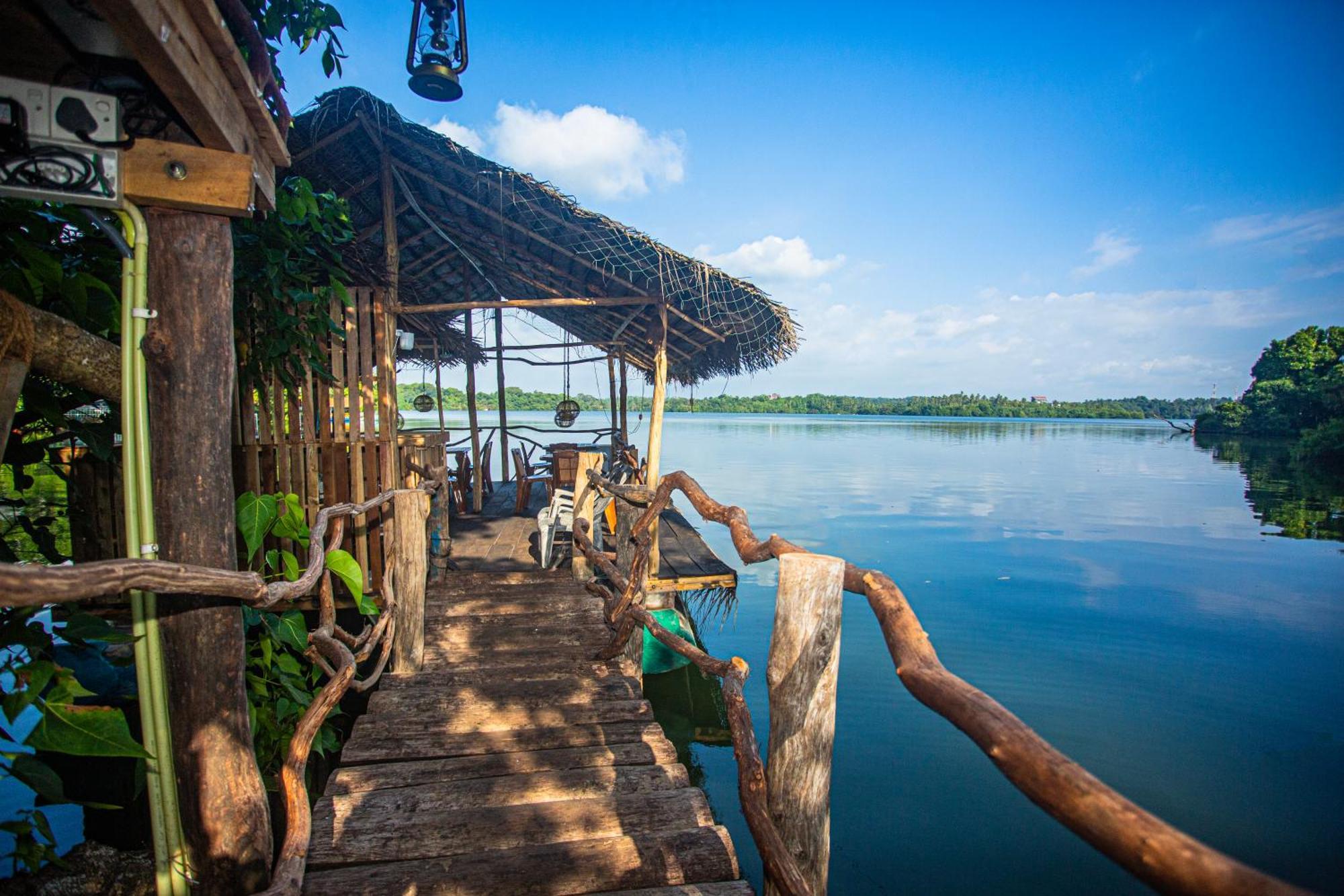 Aki Luna Lagoon Resort Hikkaduwa Exterior foto